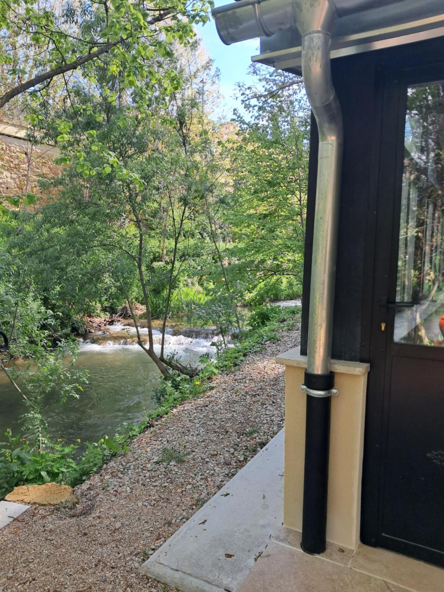 مبيت وإفطار Le Vieux Moulin De Jouques المظهر الخارجي الصورة